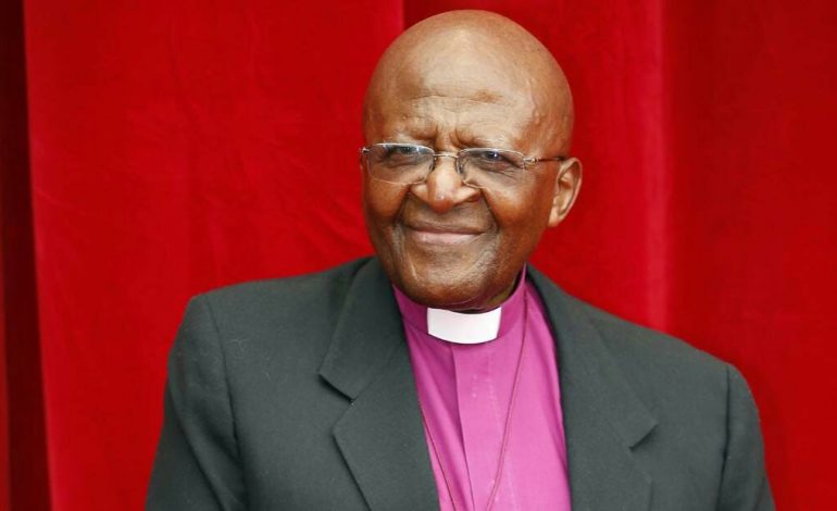 Desmond Tutu Dies at 90.
